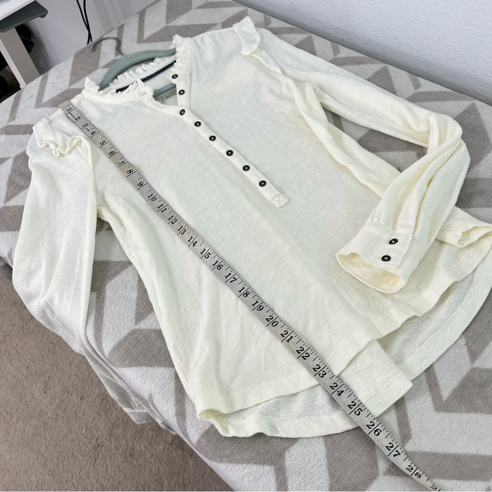Pilcro Anthropologie Ruffled Henley Top size Small Creme Knit‎ Shirt Longsleeve - Picture 8 of 9